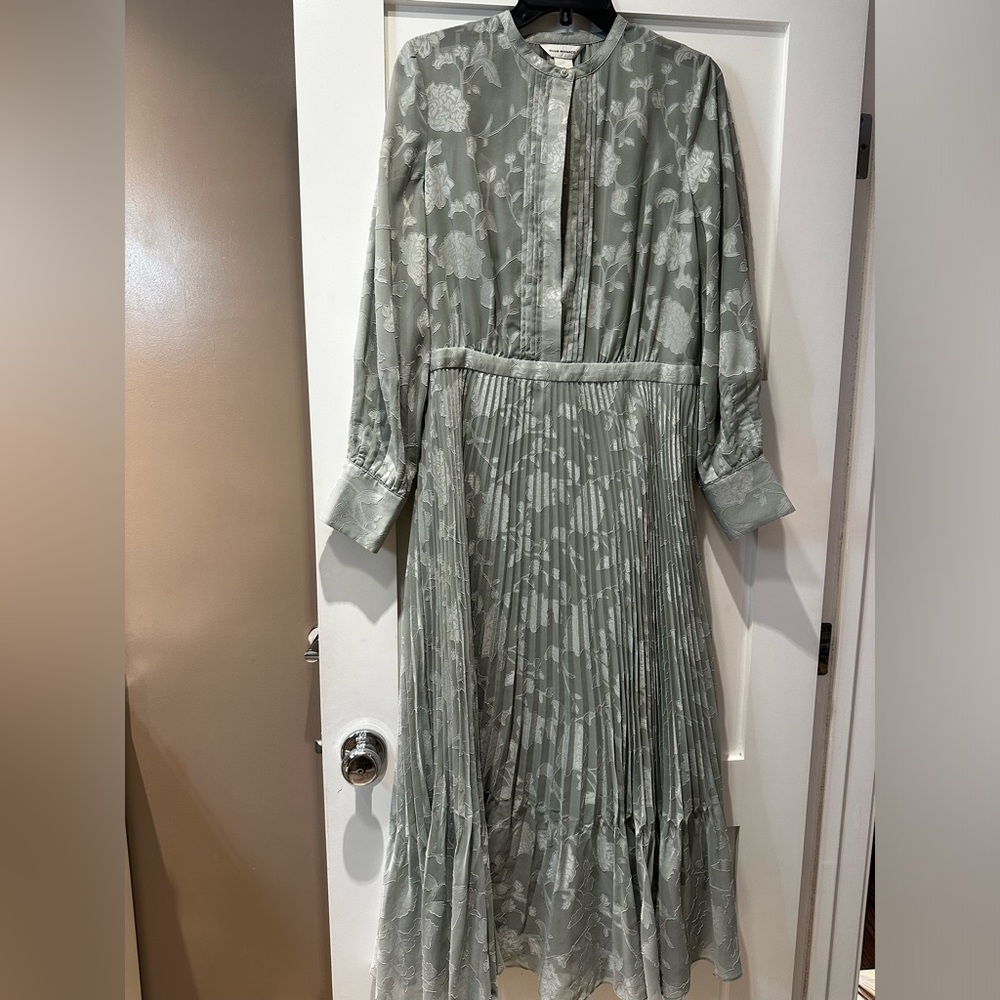 Brand new with tags Club Monaco dress in iron green